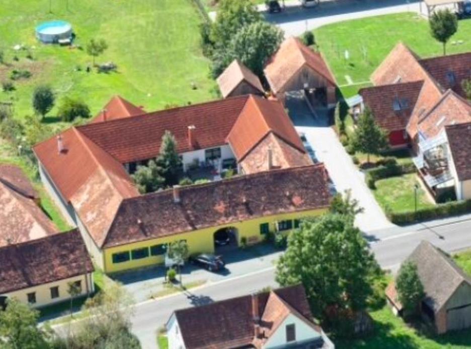 Ferienwohnungen und Appartements im idyllischen Vierkanthof Fürstenfeld Exterior foto