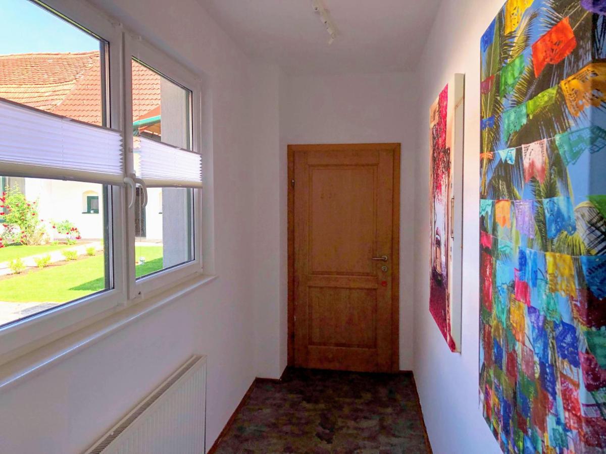 Ferienwohnungen und Appartements im idyllischen Vierkanthof Fürstenfeld Exterior foto
